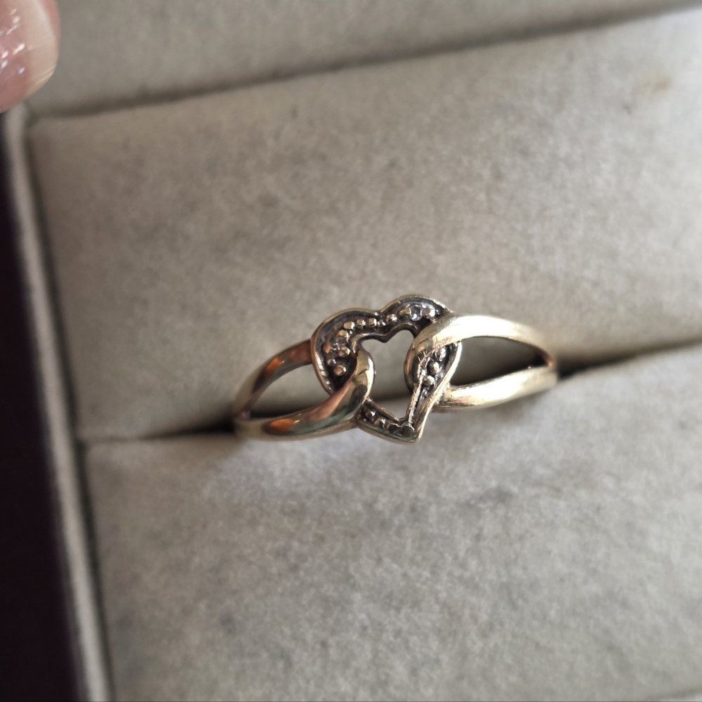 10k | Solid Yellow Gold Heart Ring | Size 7 5 | Guc.